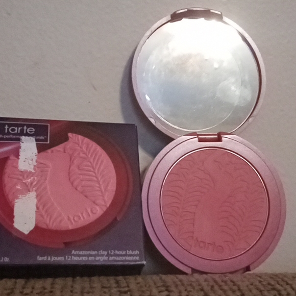 NIB tarte's Amazonian Clay 12-hr Blush - Natural Beauty (matte rosy red) - Picture 4 of 4